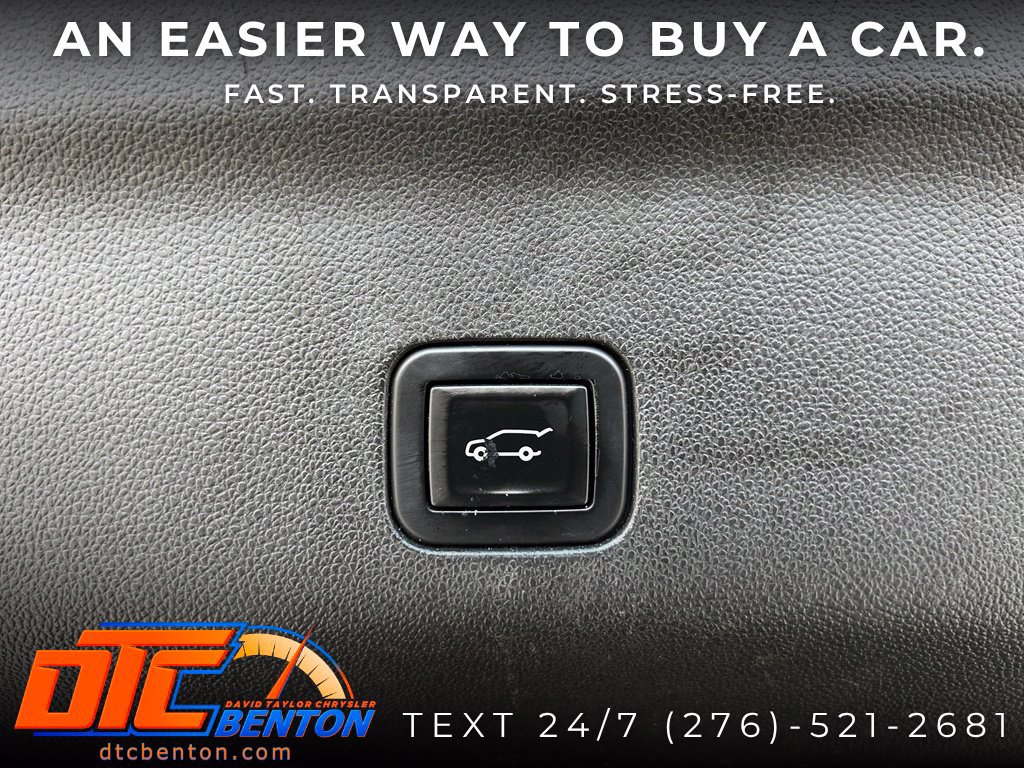 Used 2021 Chevrolet Suburban LT AWD/4WD image 33