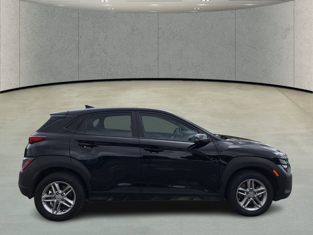 Used 2023 Hyundai Kona SE w/ Cargo Package image 6
