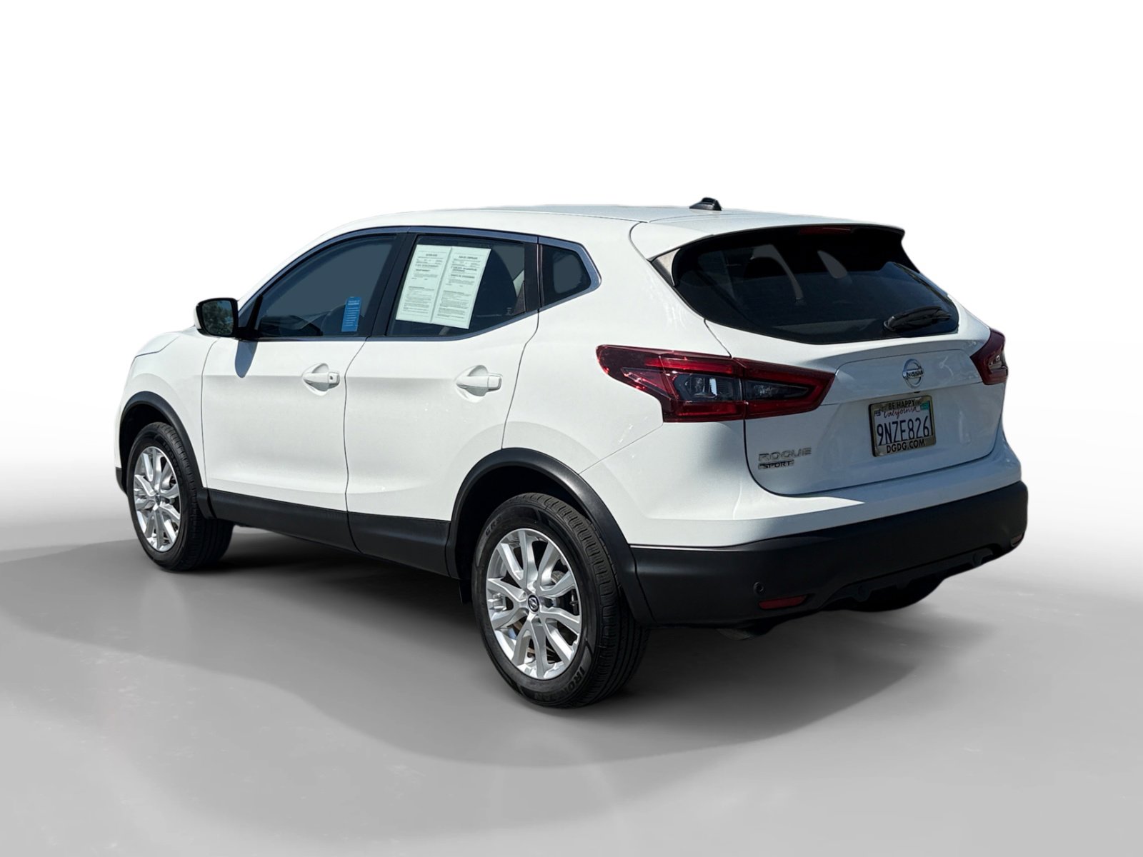 Used 2021 Nissan Rogue Sport S image 3