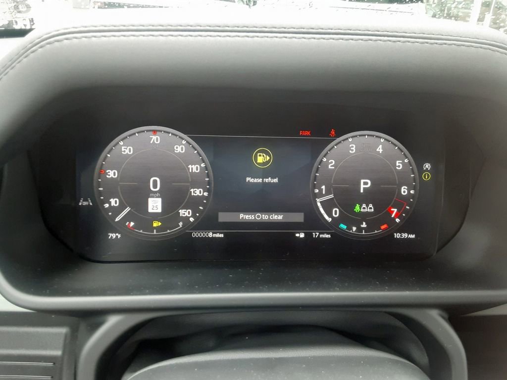 New 2024 Land Rover Defender 110 SE image 19