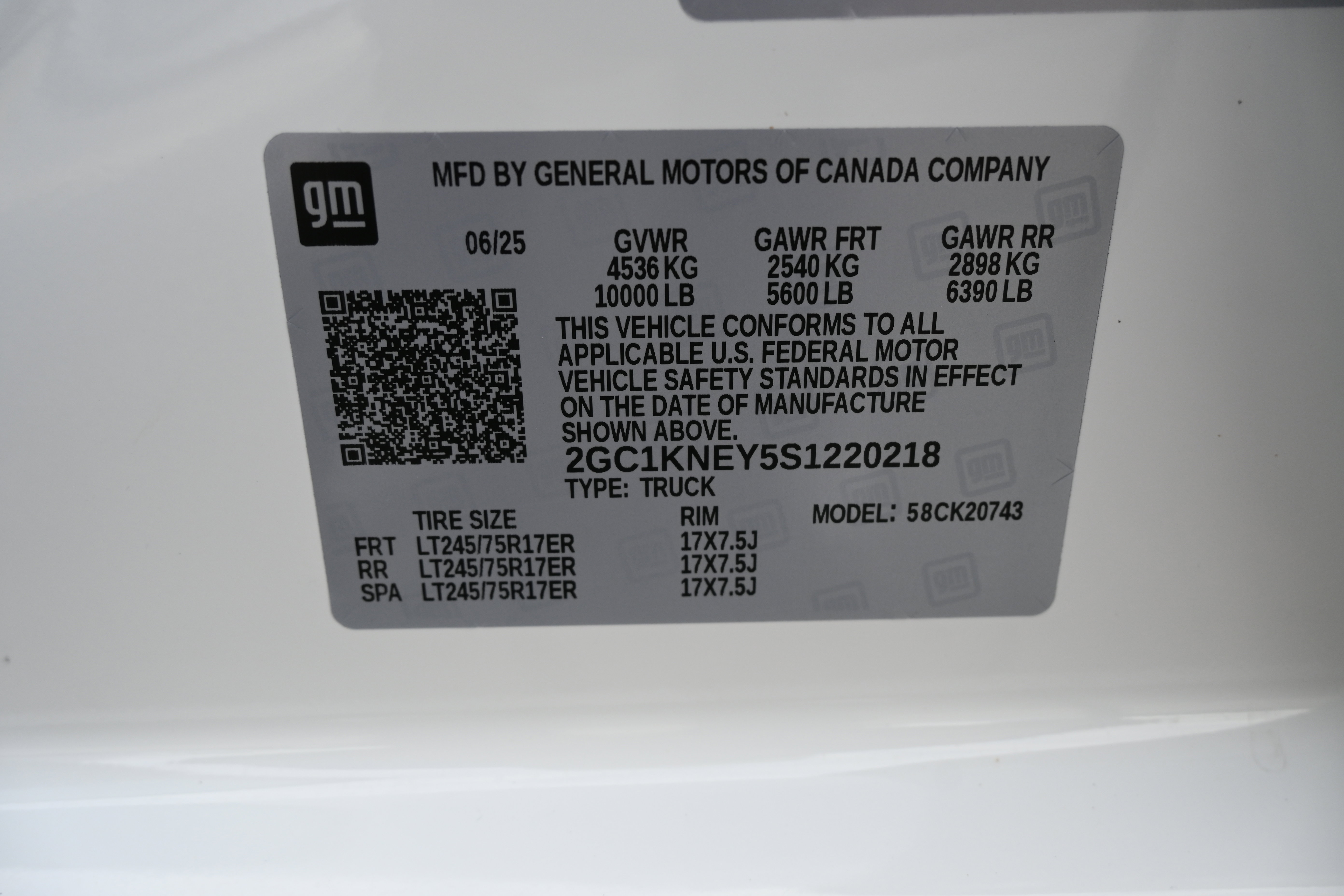 Used 2025 Chevrolet Silverado 2500 LT w/ Convenience Package image 11