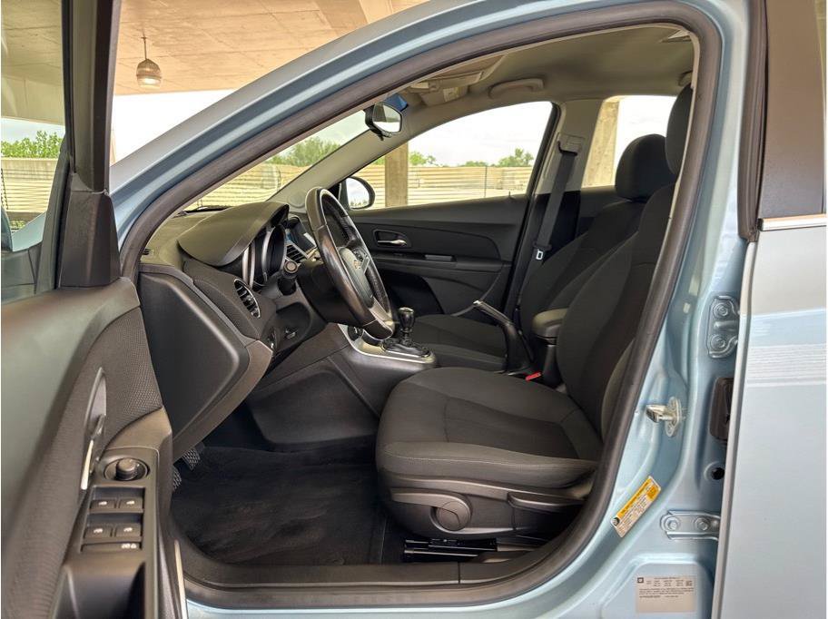 Used 2011 Chevrolet Cruze Eco FWD image 10