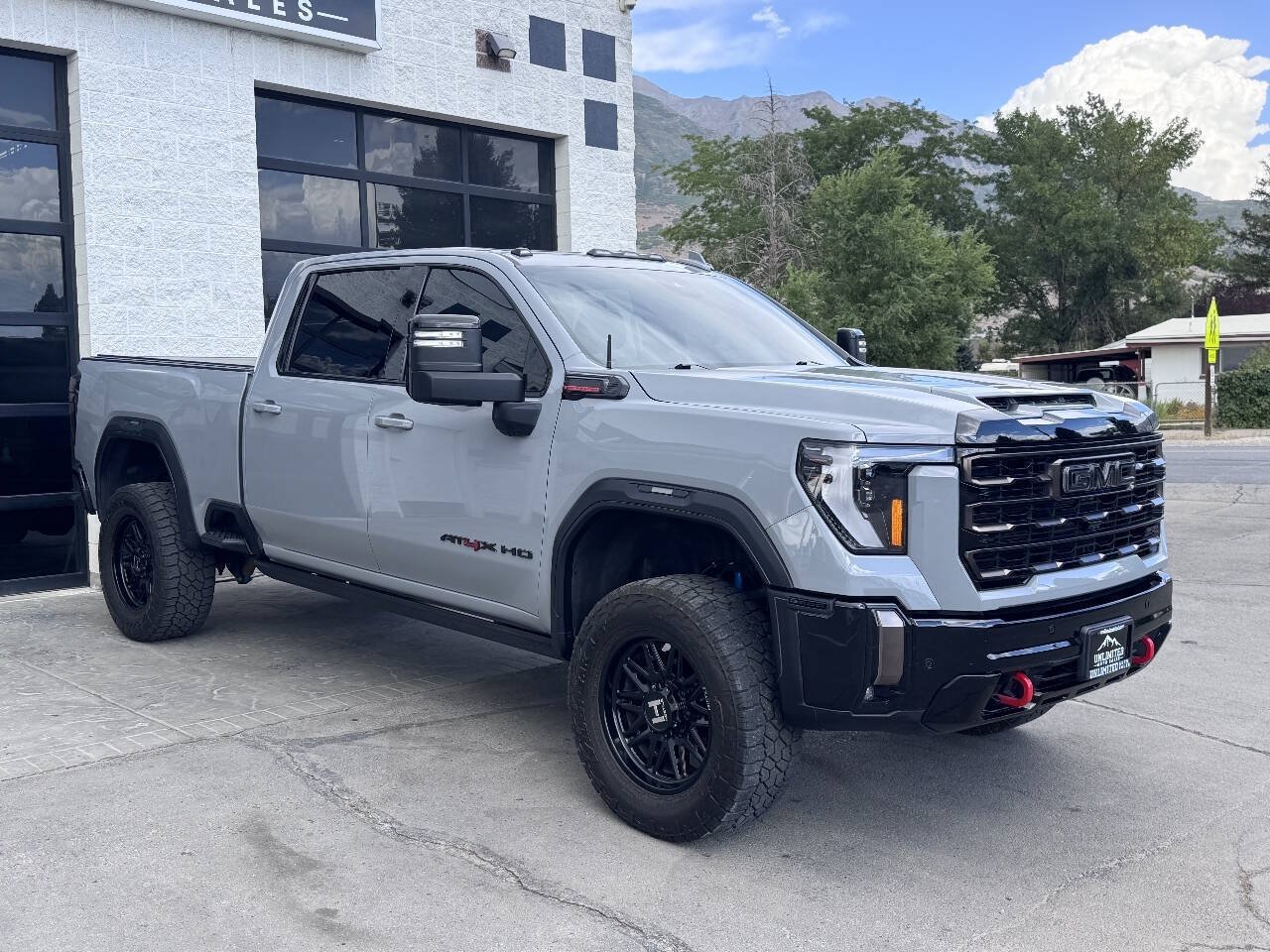 Used 2024 GMC Sierra 2500 AT4X AWD/4WD image 6
