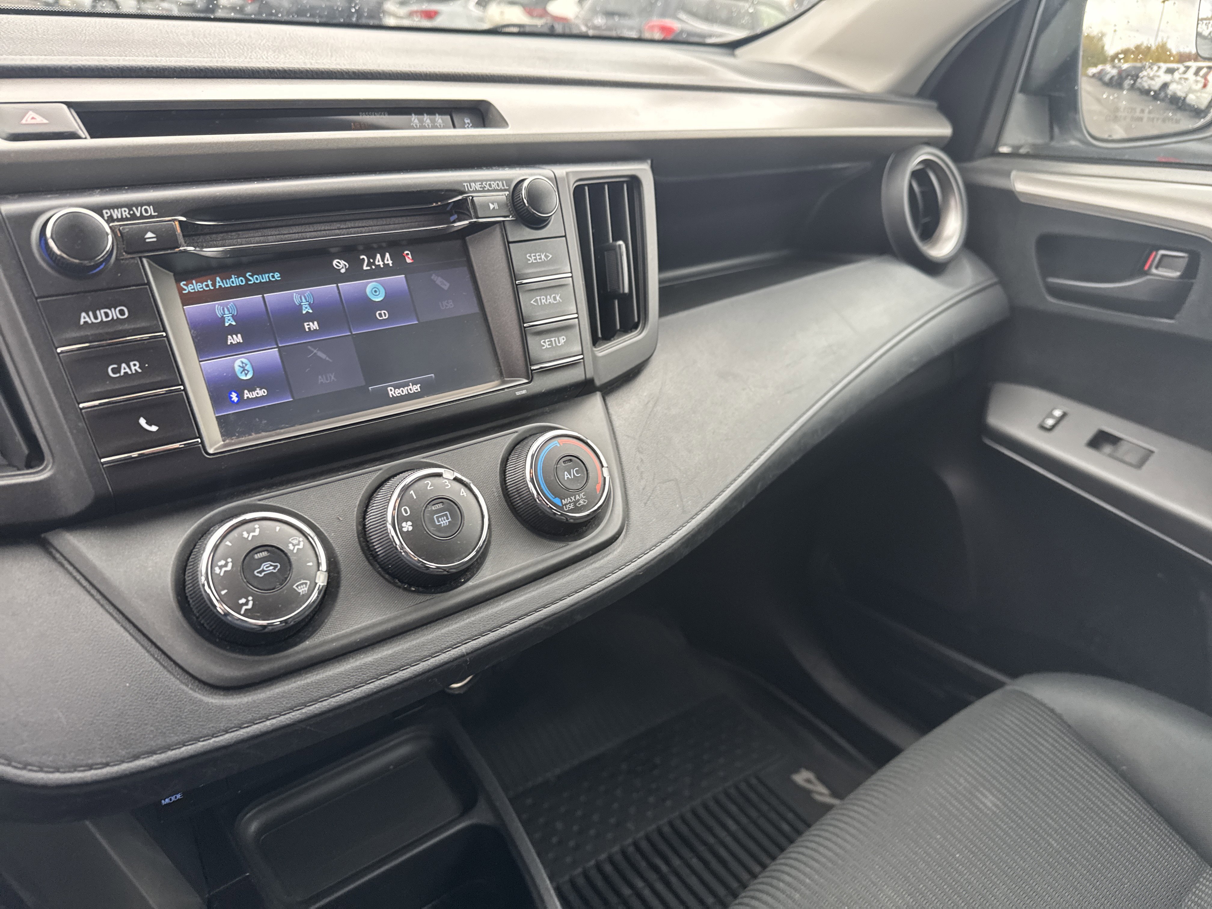 Used 2017 Toyota RAV4 LE image 22