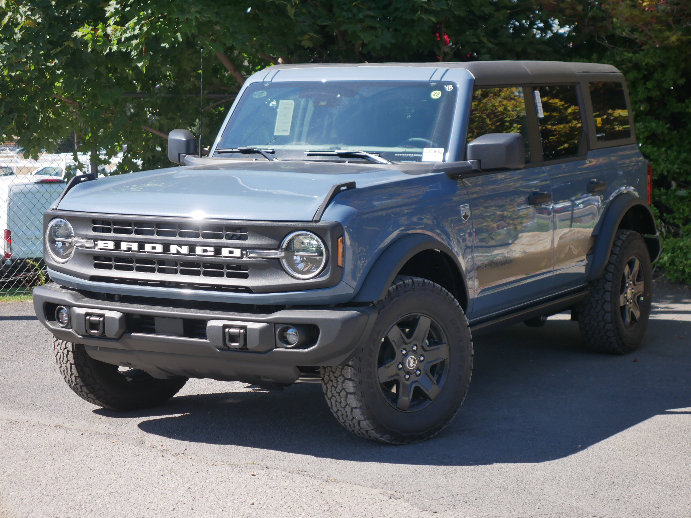 New 2025 Ford Bronco Big Bend w/ Black Diamond Package AWD/4WD image 2