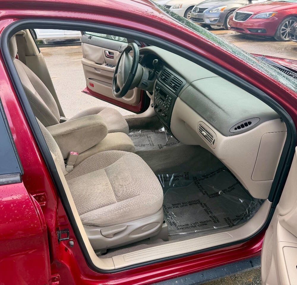 Used 2002 Ford Taurus LX FWD image 14
