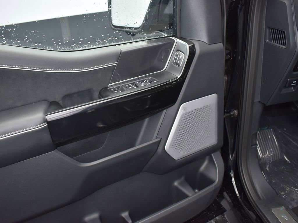 New 2025 Ford F150 Lightning Platinum AWD/4WD image 9