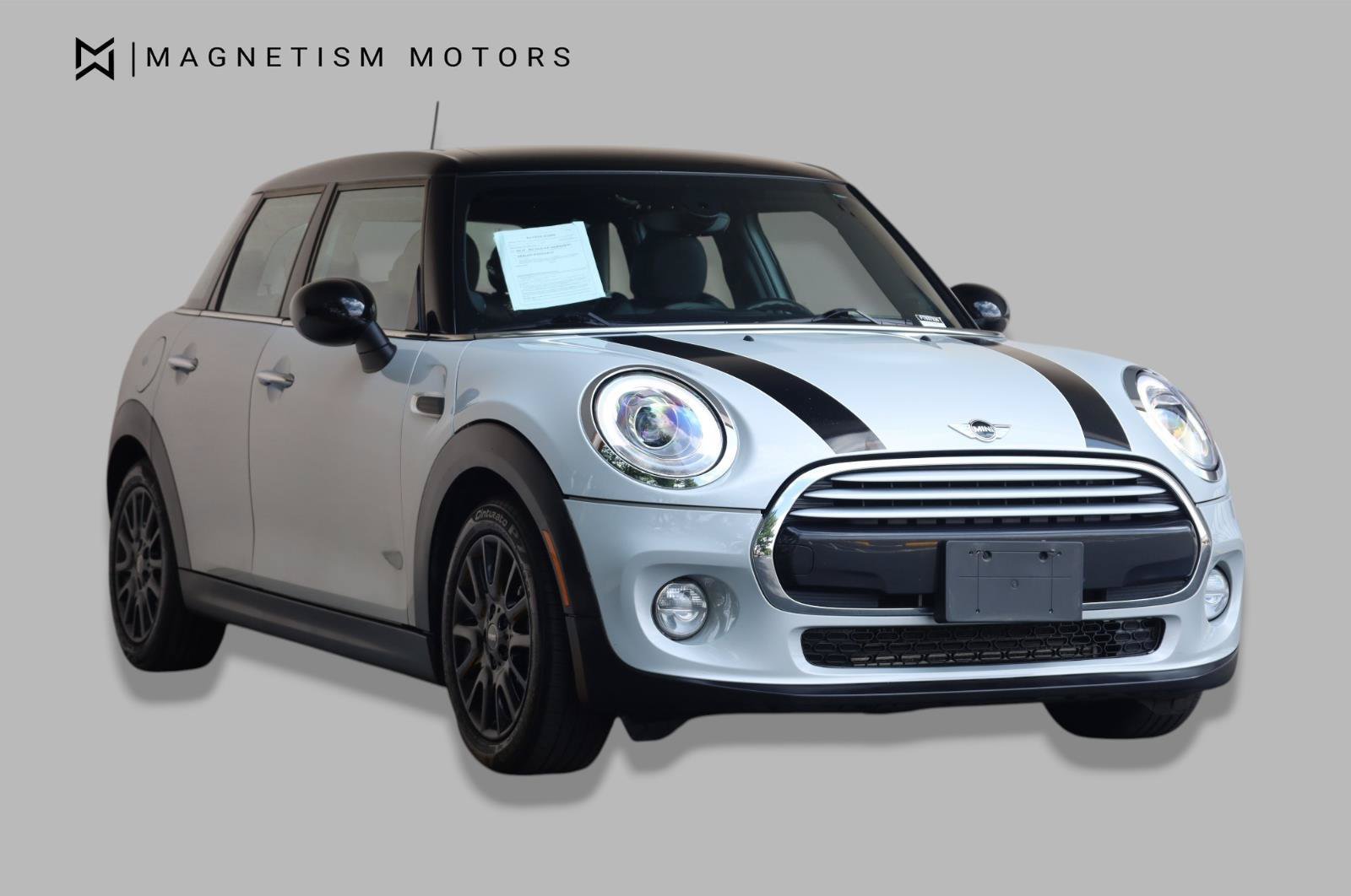 Used 2015 MINI Cooper 4-Door Hardtop FWD image 5