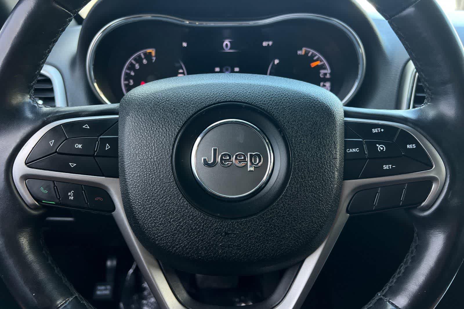 Used 2018 Jeep Grand Cherokee Altitude RWD image 30