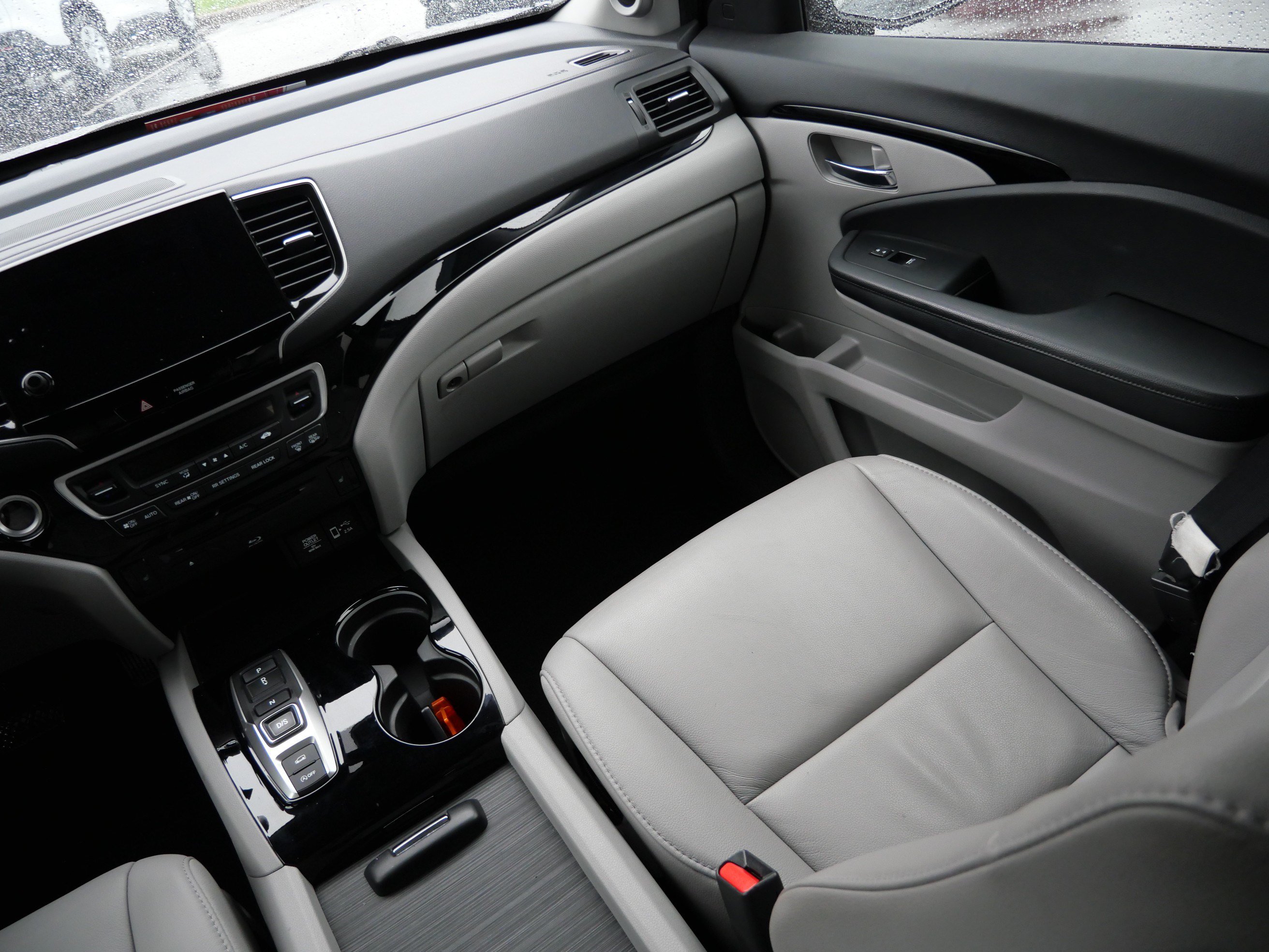 Used 2022 Honda Pilot Touring image 11