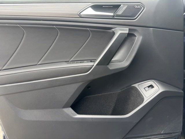 Used 2022 Volkswagen Tiguan SEL R-Line image 14