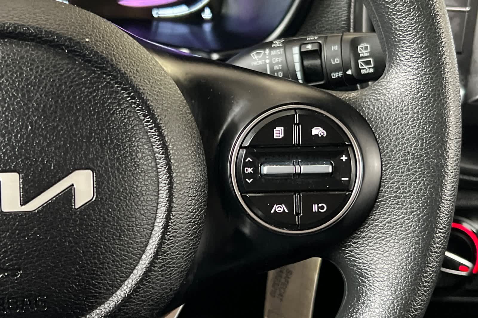 Used 2025 Kia Soul LX w/ LX Technology Package FWD image 25