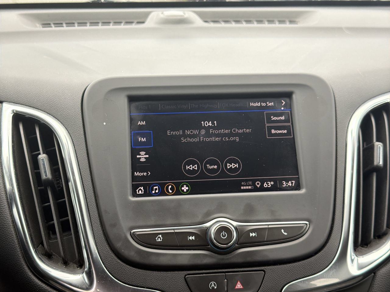 Used 2024 Chevrolet Equinox LT AWD/4WD image 16