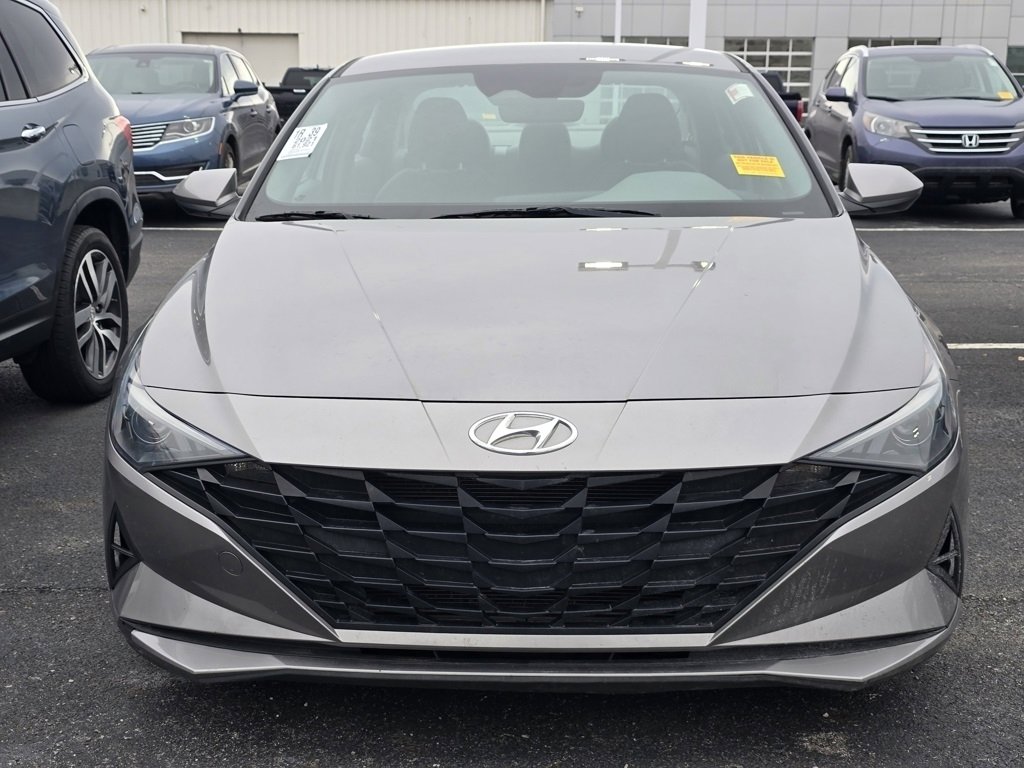 Used 2021 Hyundai Elantra SE image 2