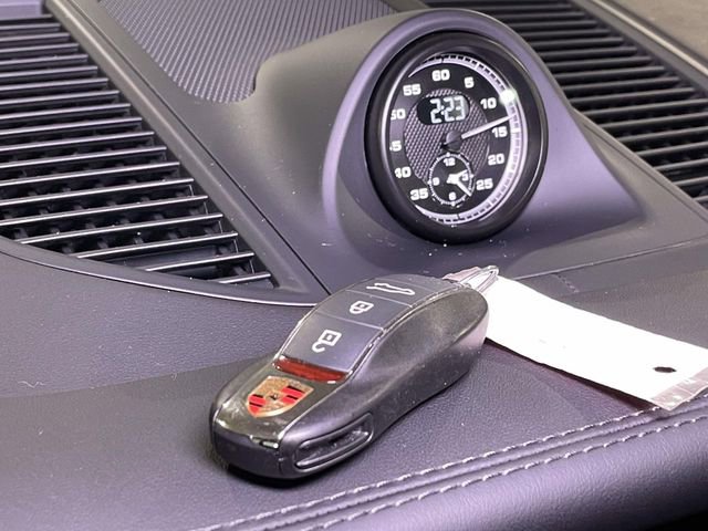 Certified 2025 Porsche Macan Turbo image 47