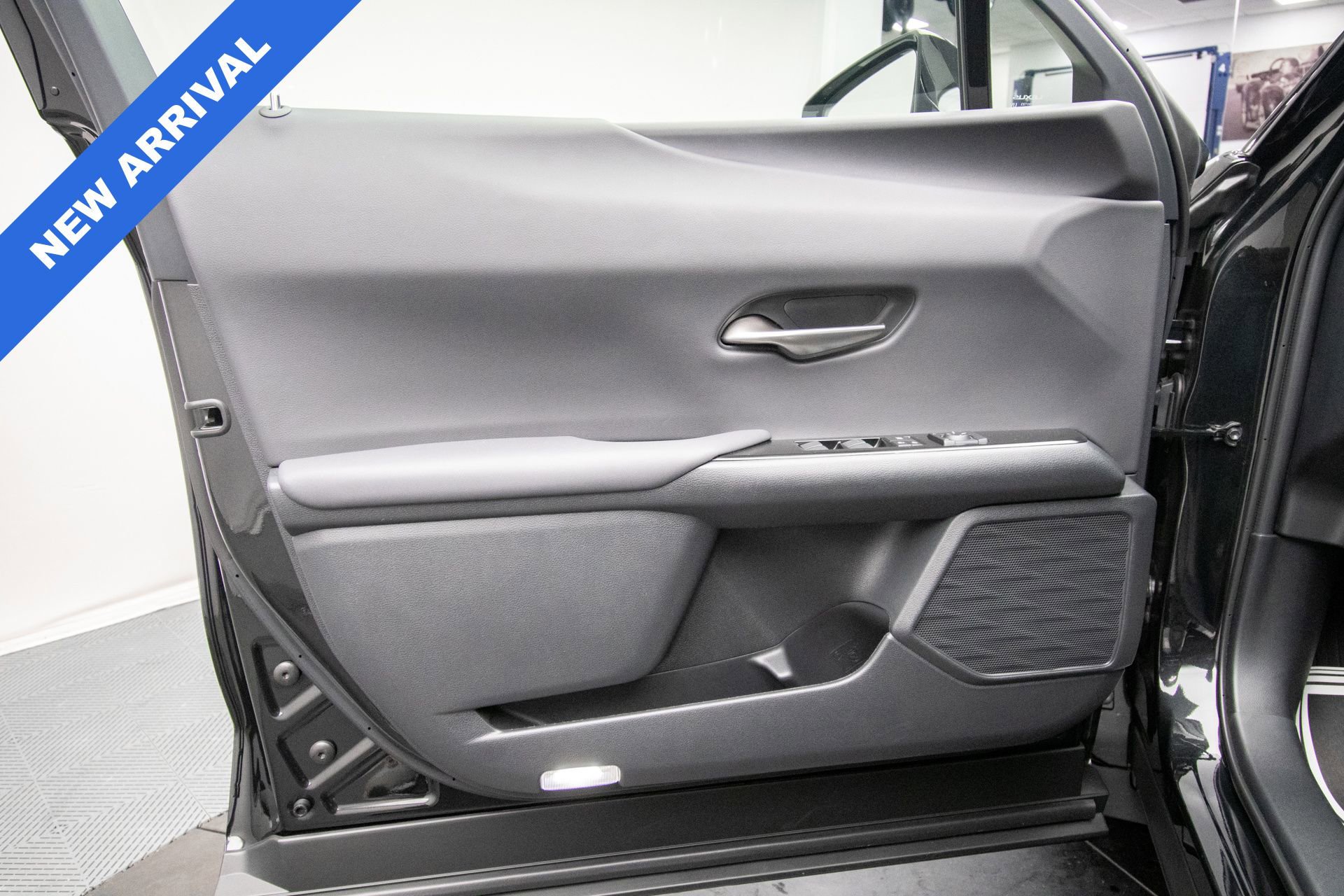 Used 2023 Lexus UX 250h AWD w/ Premium Package image 27