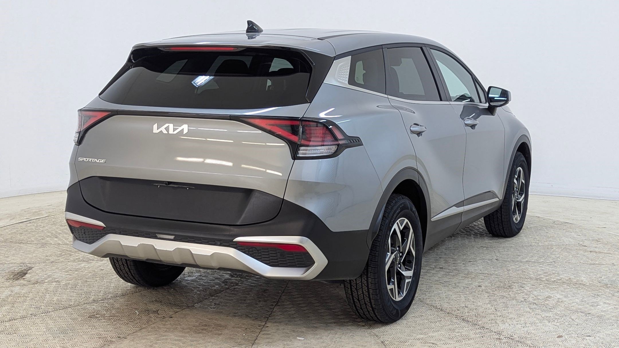 Used 2024 Kia Sportage LX image 9