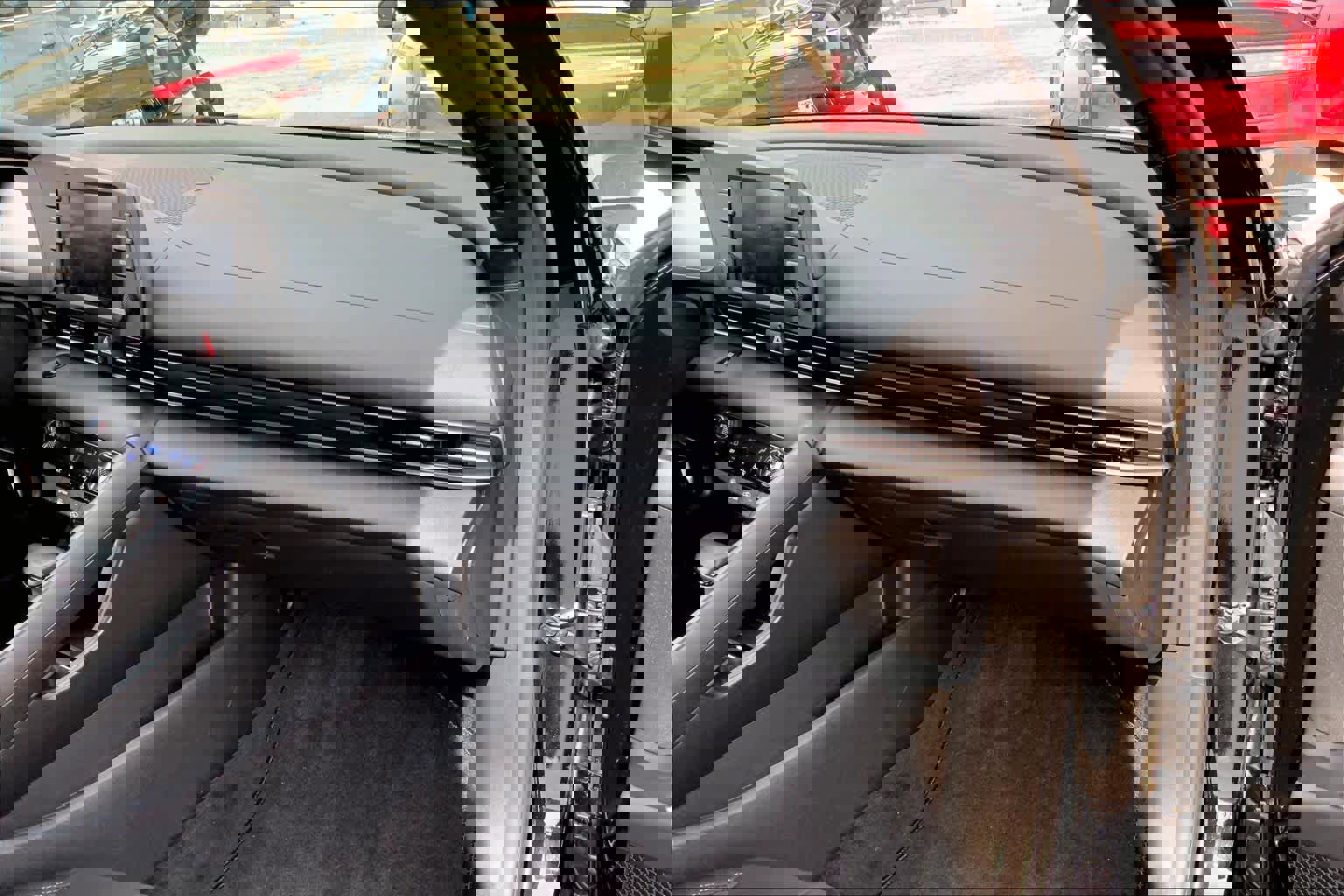 Used 2025 Hyundai Elantra Sport image 18