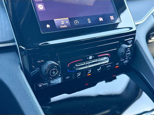 New 2025 Jeep Grand Cherokee L Laredo image 10