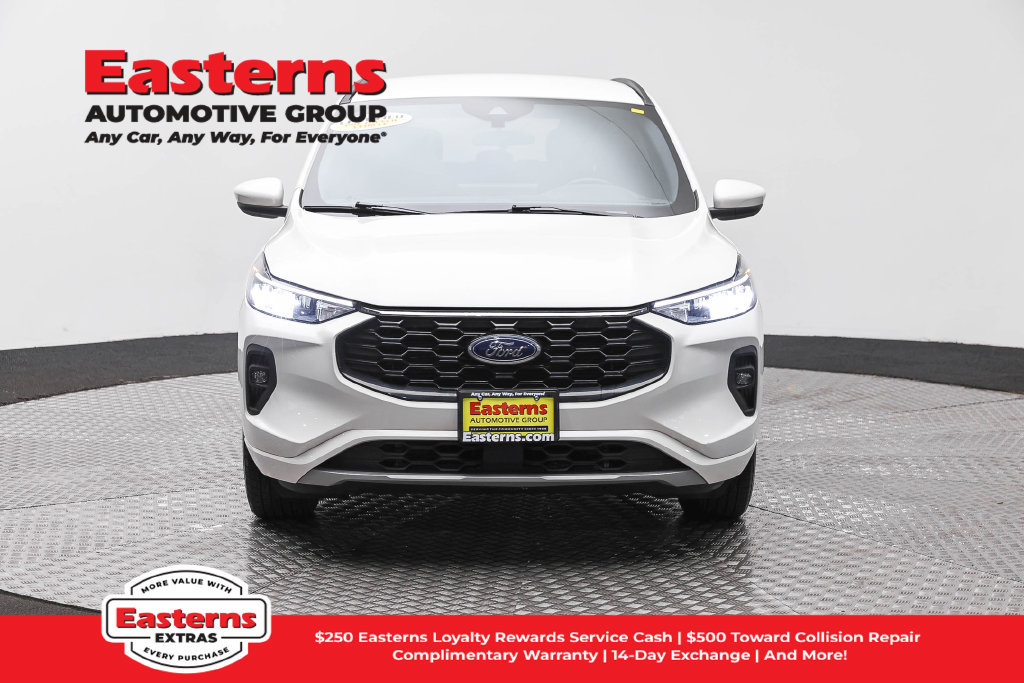 Used 2024 Ford Escape ST-Line Select w/ Tech Pack #1 AWD/4WD image 3