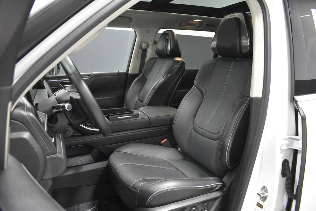 Used 2025 INFINITI QX80 Sensory AWD/4WD image 5