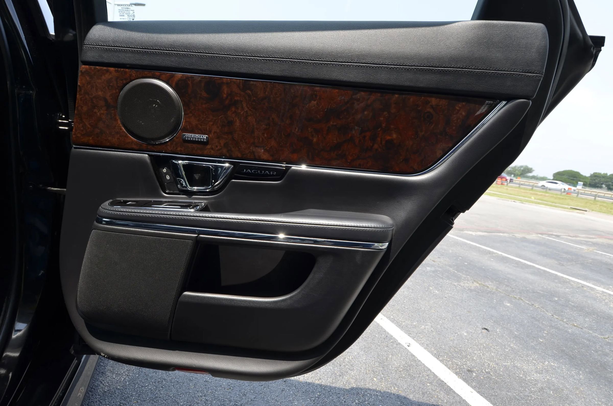Used 2016 Jaguar XJ R-Sport AWD/4WD image 45