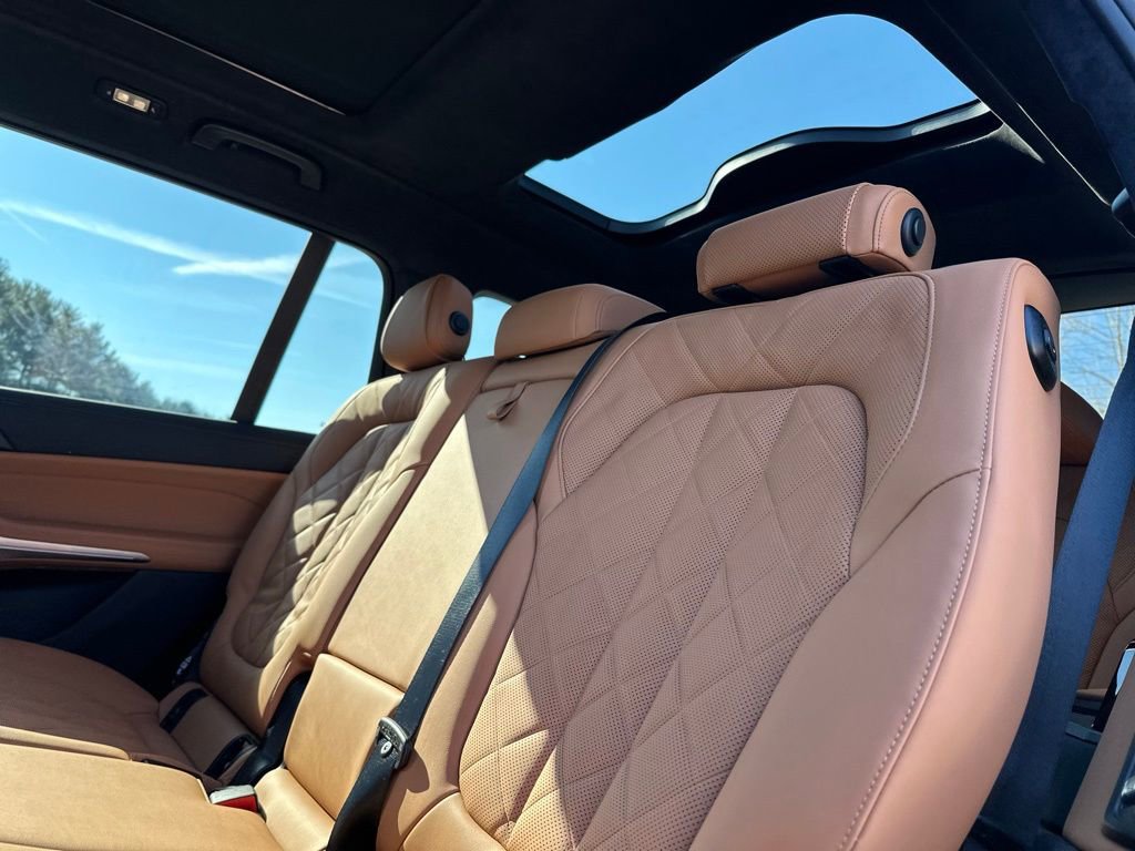 Used 2025 BMW X7 xDrive40i w/ M Sport Package image 20