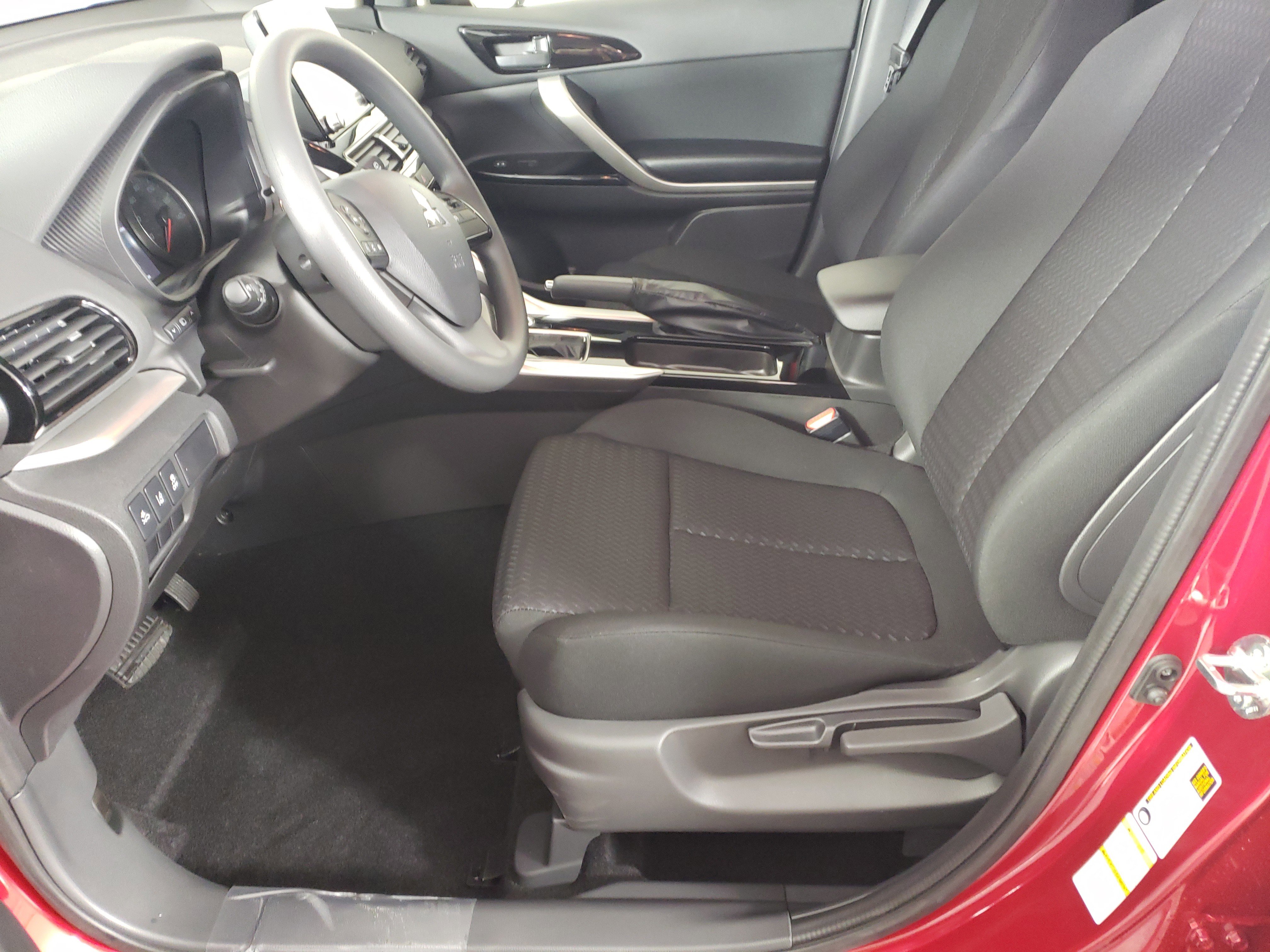 New 2025 Mitsubishi Eclipse Cross LE image 8