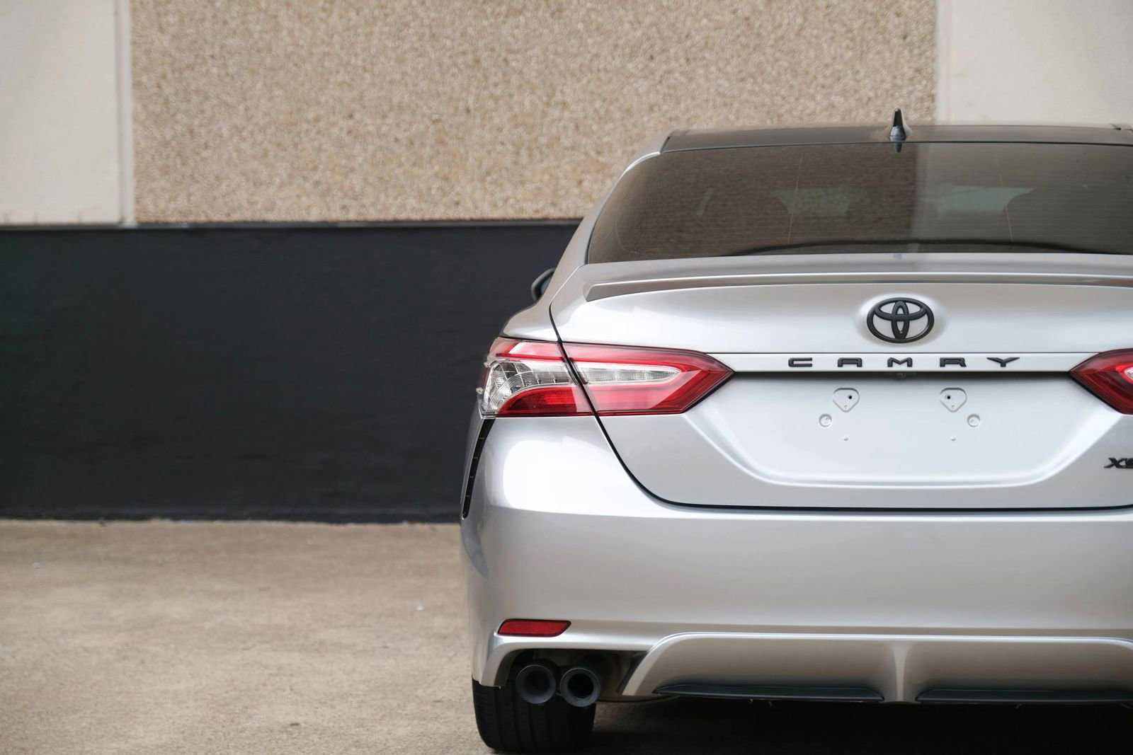 Used 2020 Toyota Camry XSE image 17