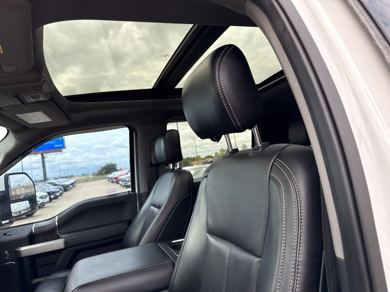 Used 2021 Ford F250 Lariat w/ Tremor Off-Road Package AWD/4WD image 21