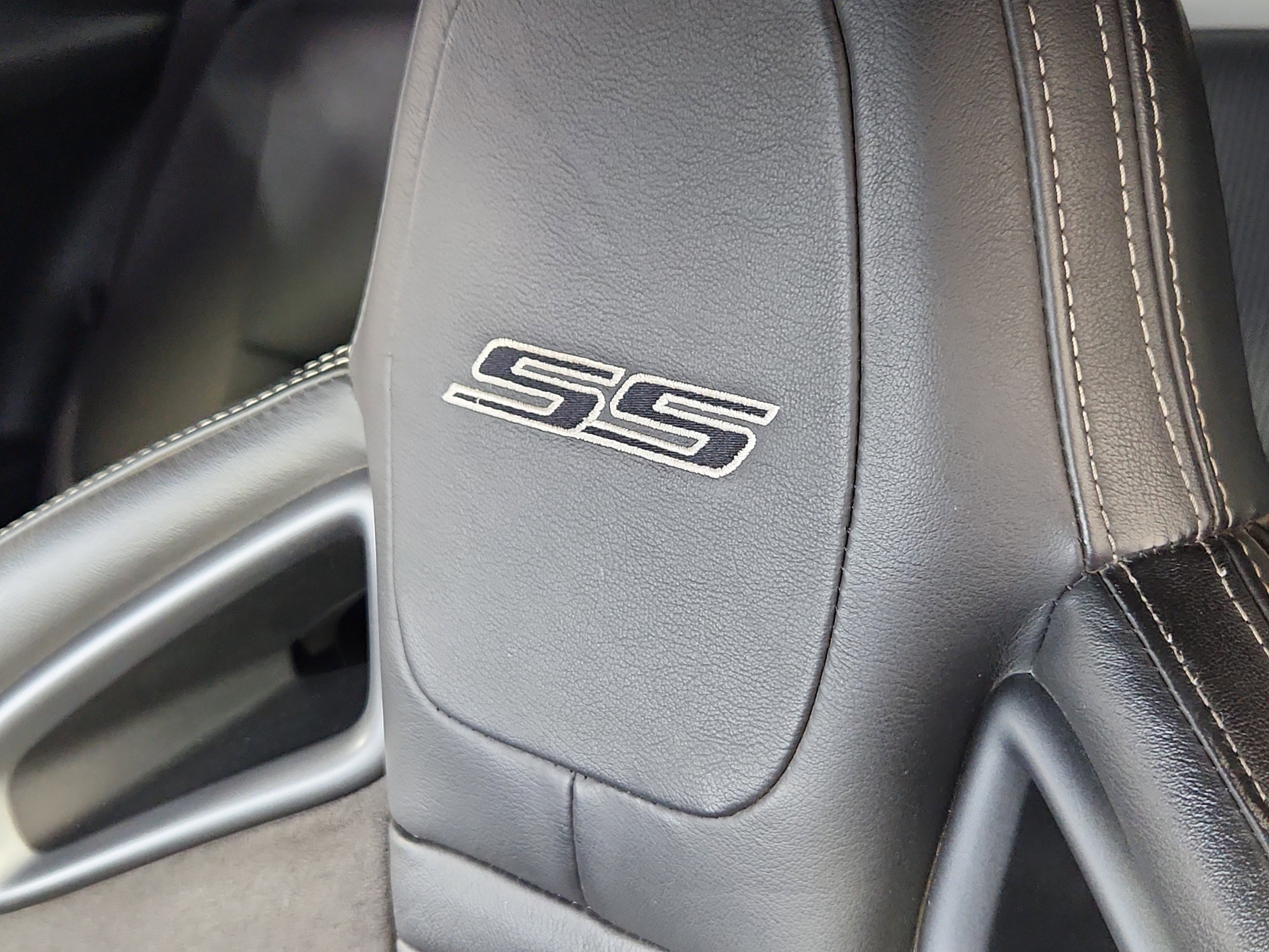 Used 2014 Chevrolet Camaro SS w/ SS Performance Package image 27