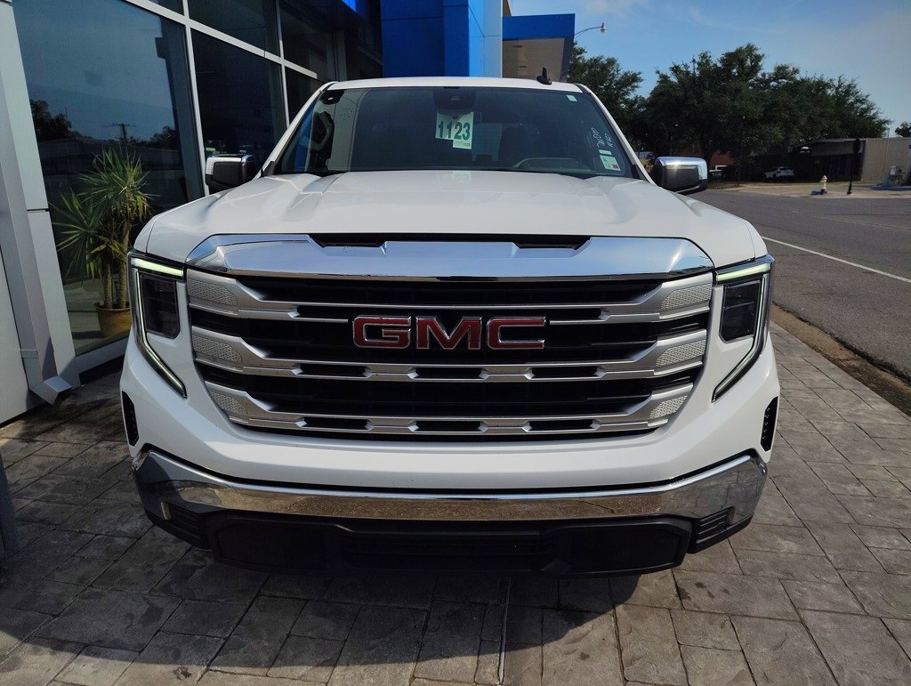 Used 2024 GMC Sierra 1500 SLE image 2