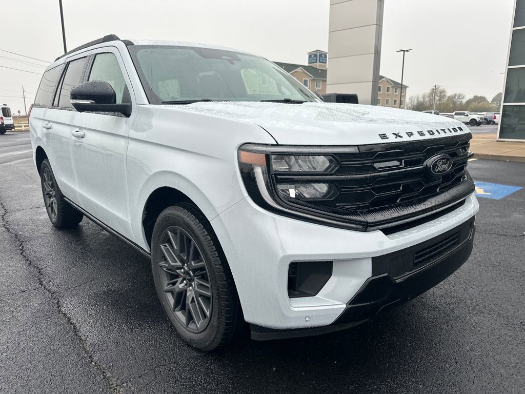 New 2025 Ford Expedition Platinum w/ Stealth Performance Package image 34