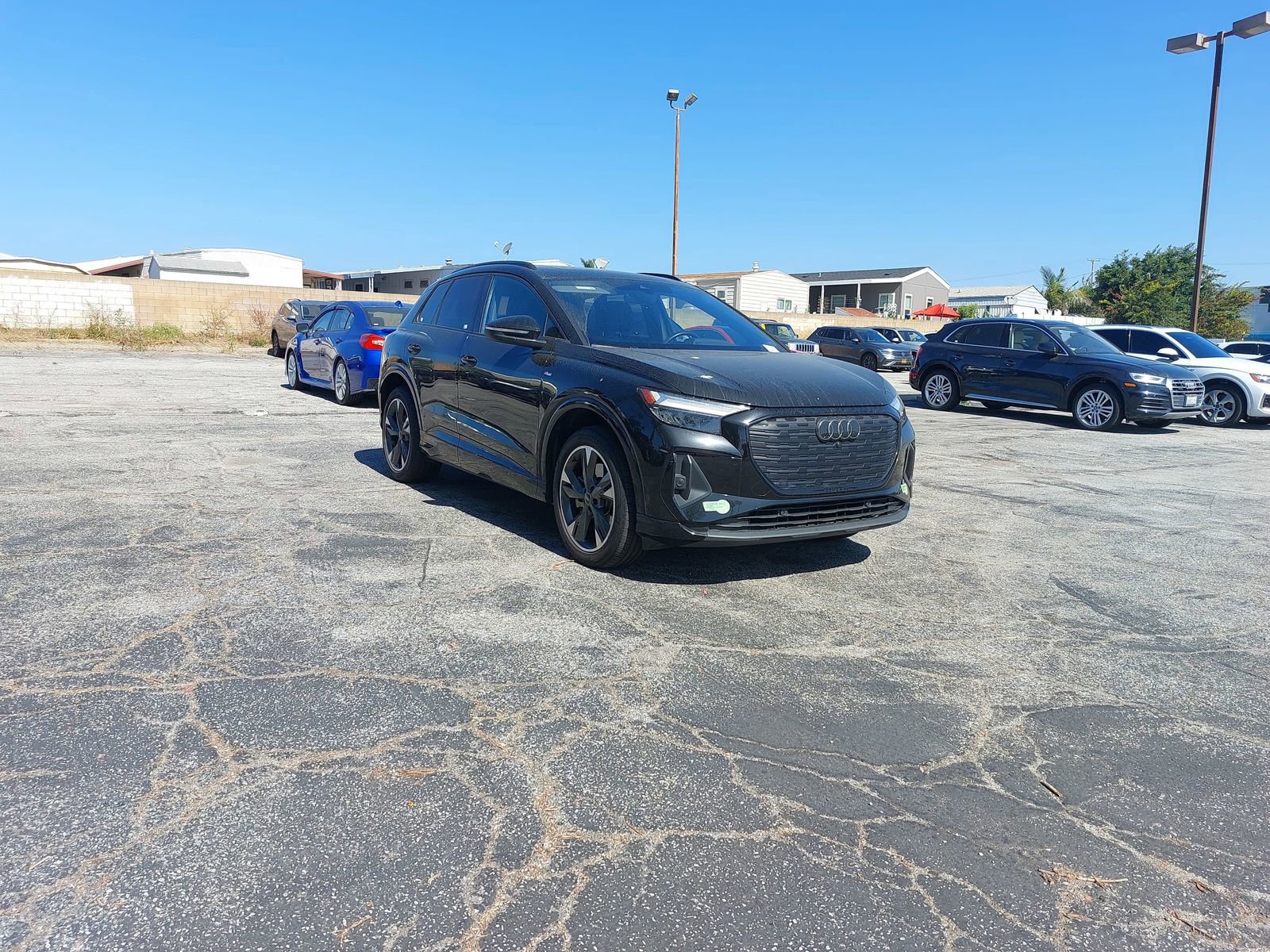 Used 2023 Audi Q4 e-tron Premium w/ Convenience Package AWD/4WD image 2