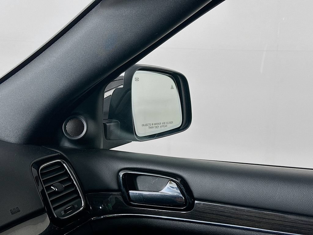Certified 2019 Jeep Grand Cherokee Overland AWD/4WD image 25