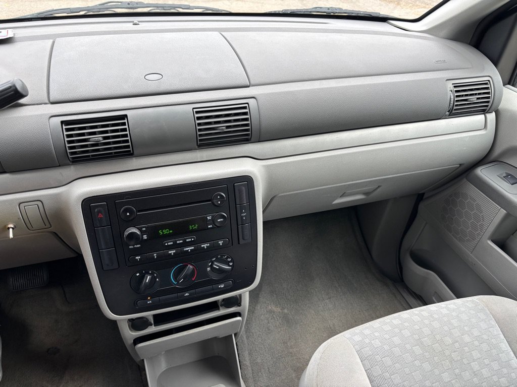 Used 2006 Ford Freestar SE FWD image 15