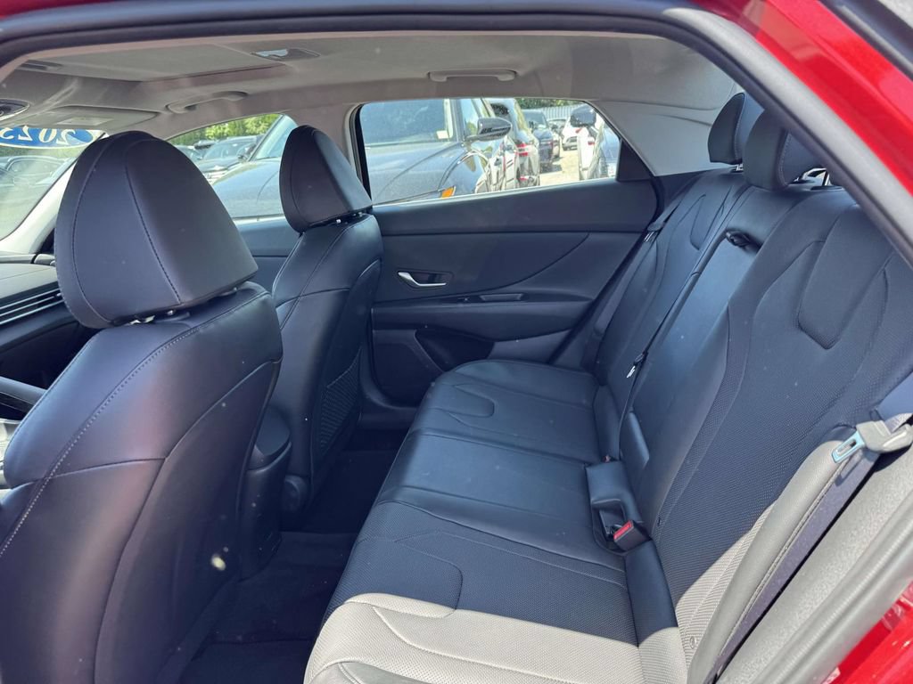 Certified 2023 Hyundai Elantra Limited FWD image 13