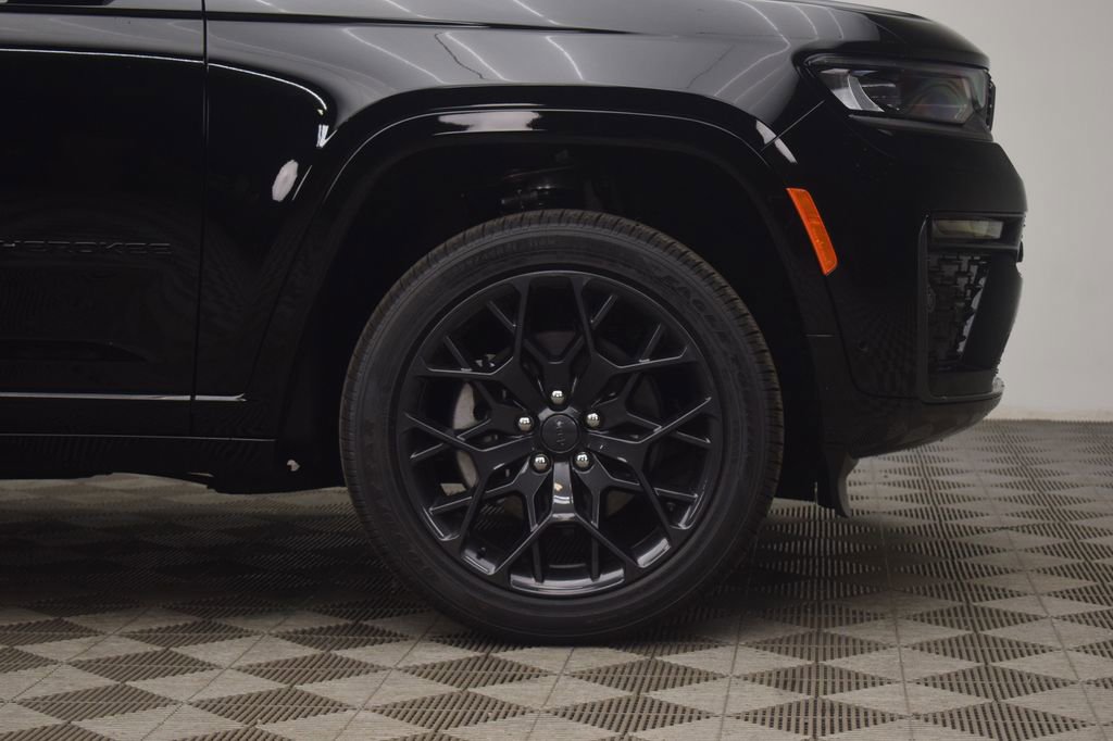 New 2026 Jeep Grand Cherokee L Summit w/ Obsidian Package AWD/4WD image 7