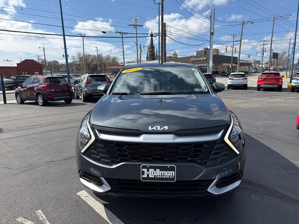 Used 2023 Kia Sportage LX image 2