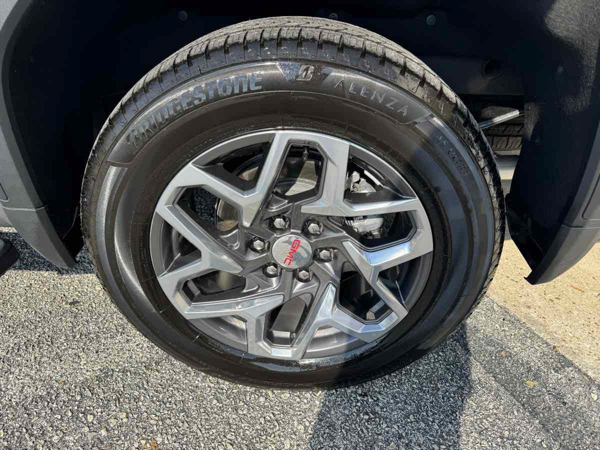 Used 2024 GMC Sierra 1500 SLT w/ SLT Premium Plus Package AWD/4WD image 34