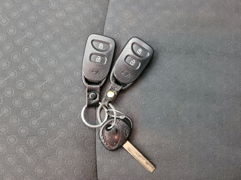 Used 2014 Hyundai Accent SE image 32