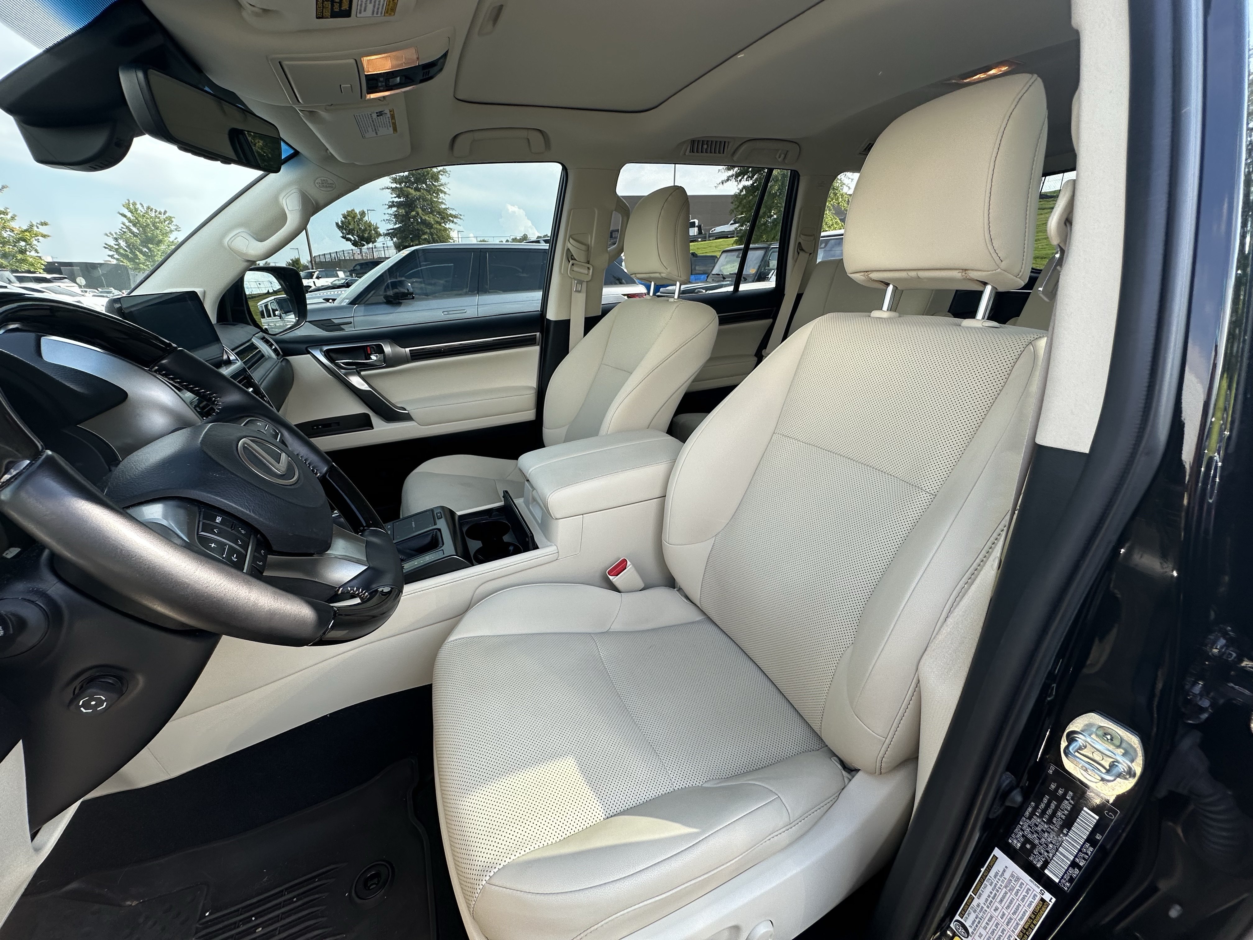 Used 2023 Lexus GX 460 Premium AWD/4WD image 16