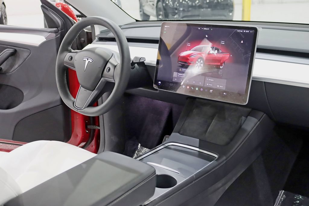 Used 2023 Tesla Model Y Long Range AWD/4WD image 32