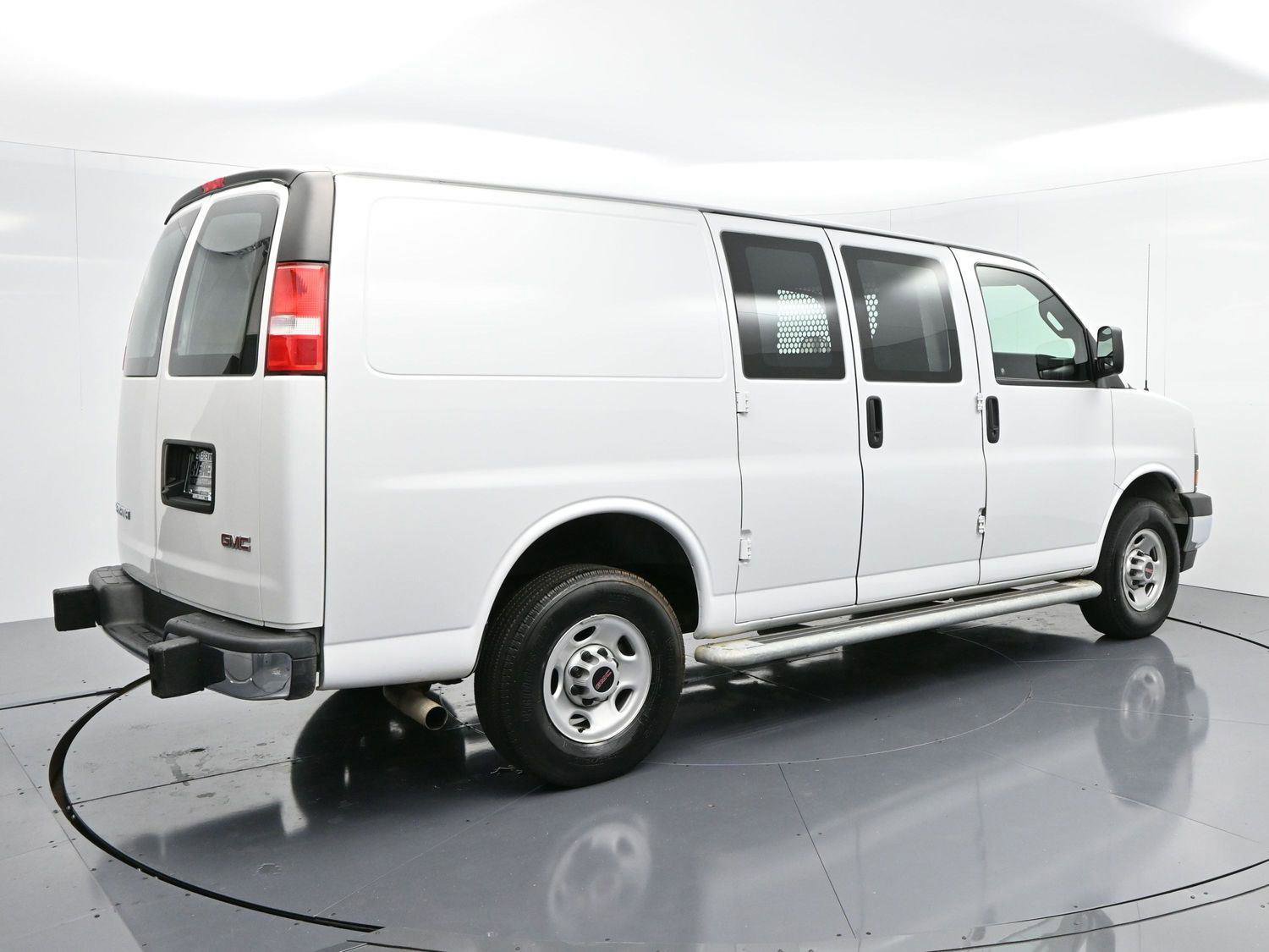 Used 2024 GMC Savana 2500 w/ Driver Convenience Package image 7
