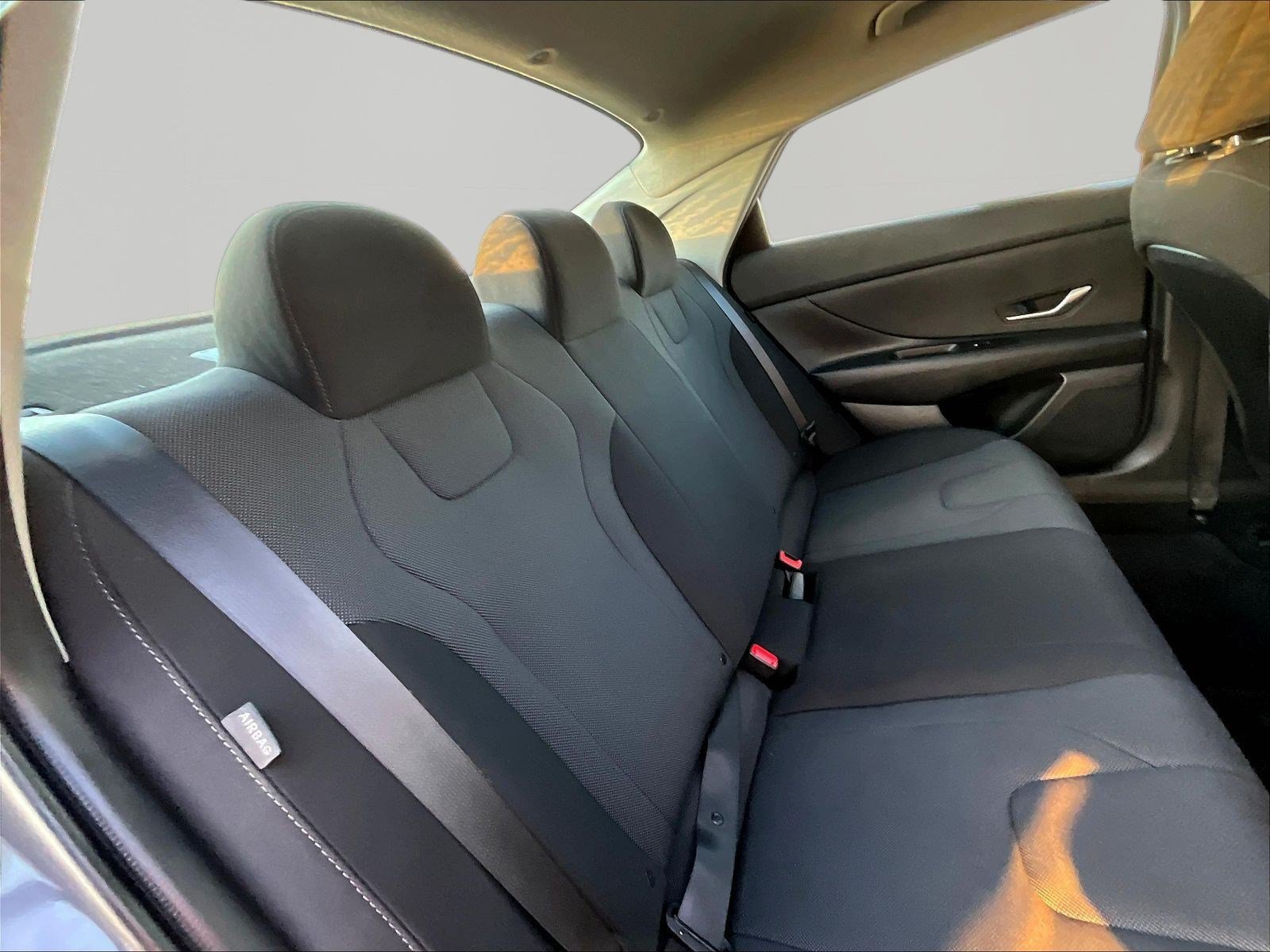 Used 2024 Hyundai Elantra SE FWD image 25