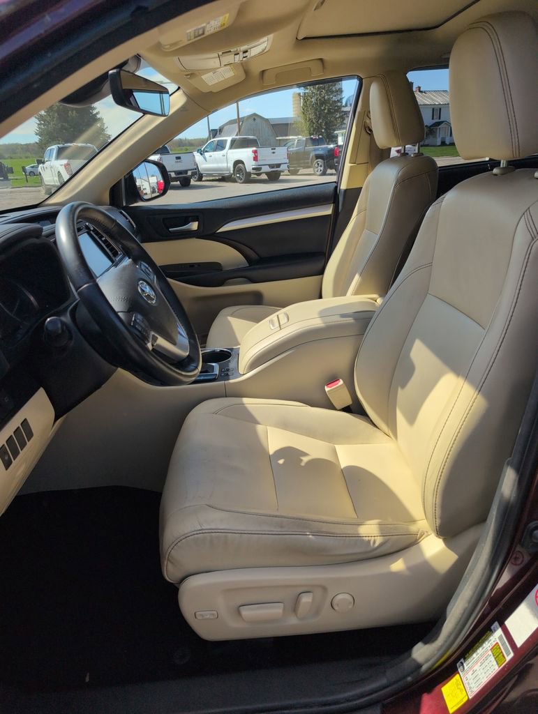 Used 2018 Toyota Highlander XLE AWD/4WD image 55