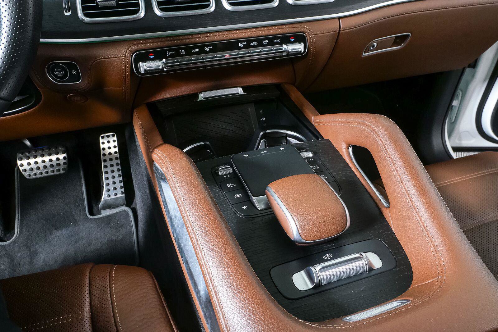 Used 2024 Mercedes-Benz GLS 580 4MATIC image 19