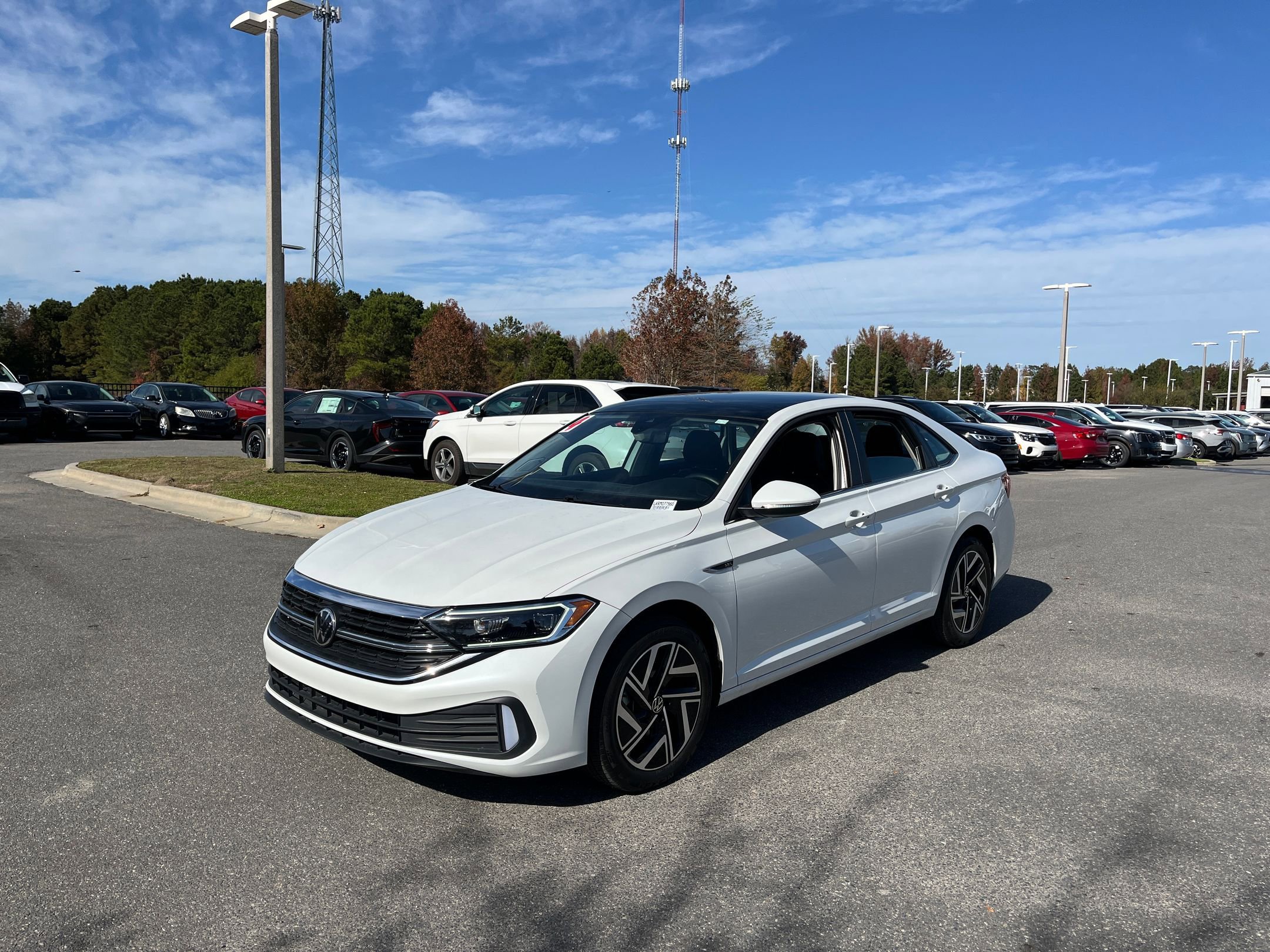 Used 2024 Volkswagen Jetta SEL image 13