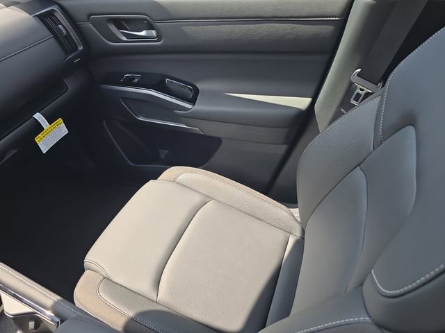 New 2026 Nissan Pathfinder SL image 16
