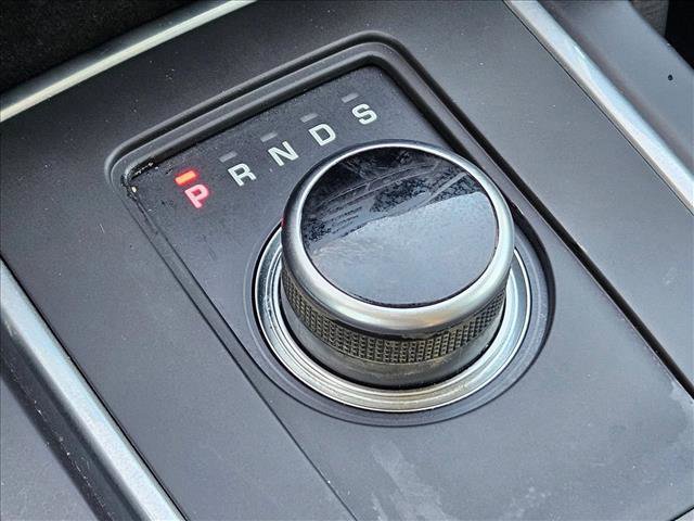 Used 2018 Land Rover Discovery Sport HSE Luxury image 14